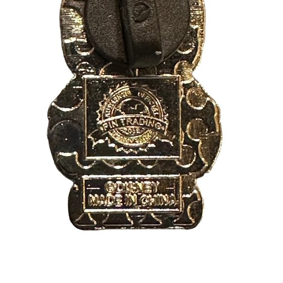 Disney Mickey Trading Pin Jr Mystery This That Vinylmation Chicken Beef Authenti - Picture 5 of 5